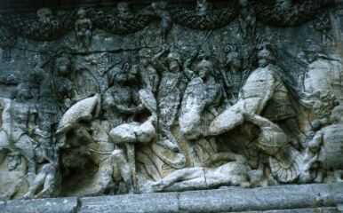 1 vue Détail des bas-reliefs du cénotaphe du Ier siècle après J.-C..