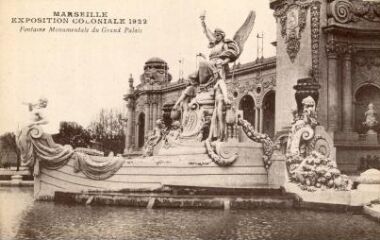 1 vue Marseille. Exposition coloniale 1922. Fontaine monumentale du Grand Palais.