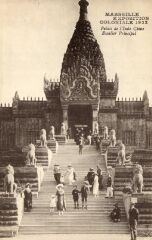 1 vue Marseille. Exposition coloniale 1922. Palais de l'Indo-Chine Escalier principal. Quelques personnages sur les marches.