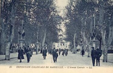 1 vue Exposition coloniale de Marseille. L'avenue centrale.