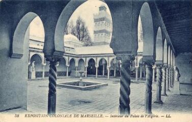 1 vue Exposition coloniale de Marseille. Palais de l'Algérie, la cour.