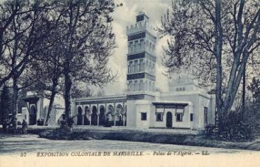 1 vue Exposition coloniale de Marseille. Palais de l'Algérie. Deux cartes identiques.