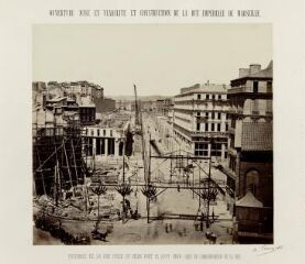 1 vue Vue d'ensemble de la rue Impériale : vue prise du Vieux-Port, le 15 août 1864.