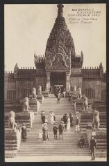1 vue Marseille Exposition coloniale 1922 : Palais de l'Indo-Chine, escalier principal. Texte au verso daté de 1922